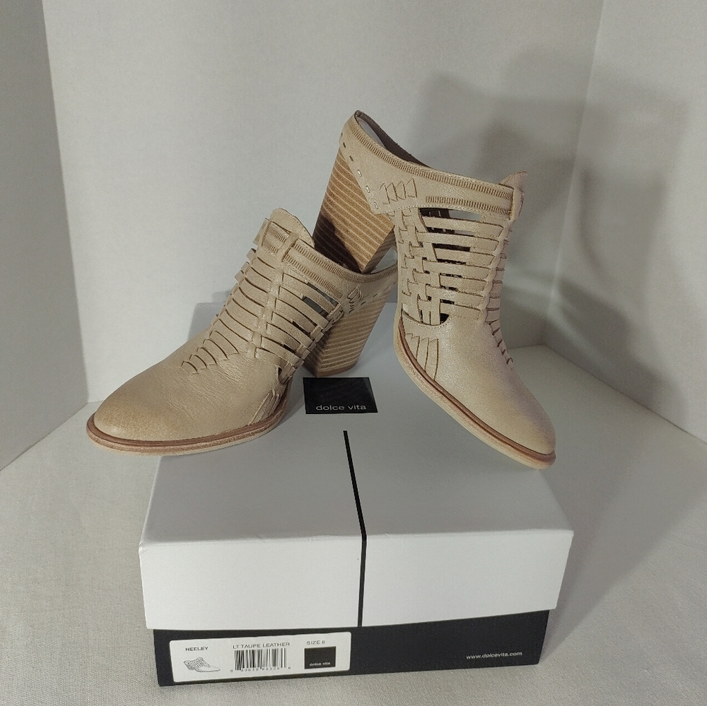 DOLCE VITA Women's Cream Heeled Mules
